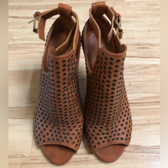 Givenchy tan leather stiletto heel, size 38 - Picture 5 of 5
